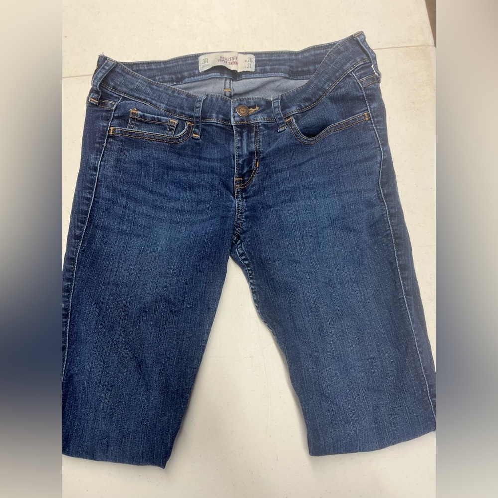 Hollister Skinny Jeans. Size 3 Regular.